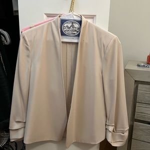 Babaton power blazer - short in sand